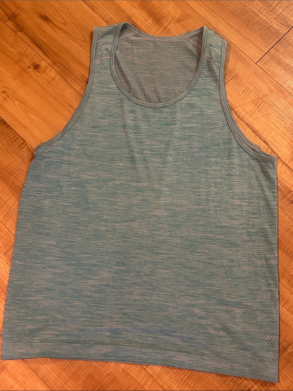 lululemon athletica Men's Light weight heathered green Performance Tank